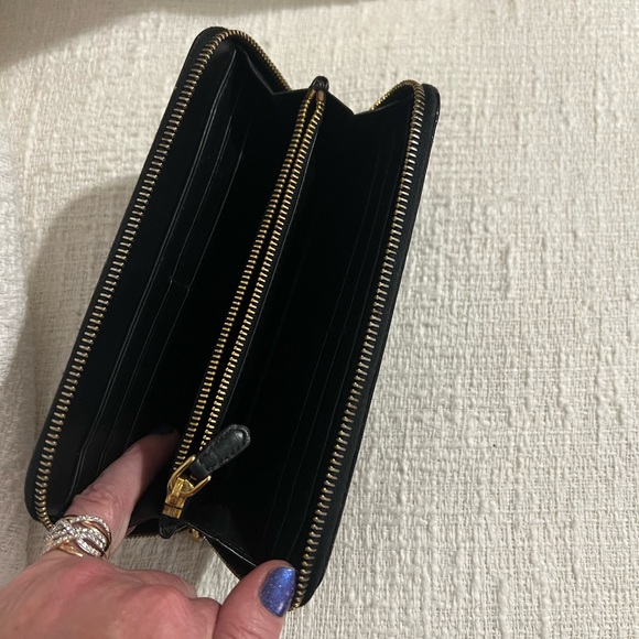 Prada Black Patent Leather Zip Around Wallet - Picture 3 of 5